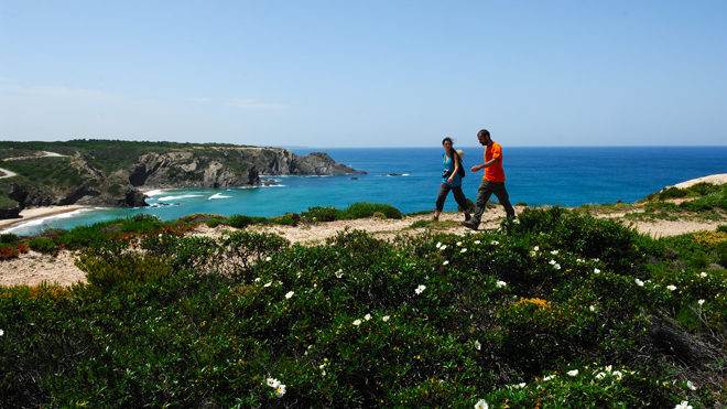 PasseiosPedestres_CoAtlant_RotaVicentina_660x371.jpg