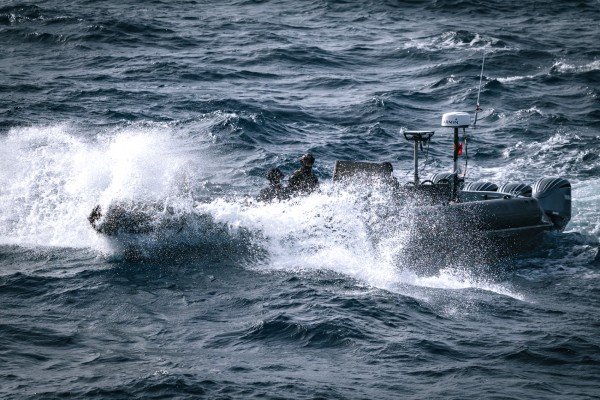 Polícia Marítima jagt Drogenboote auf hoher See