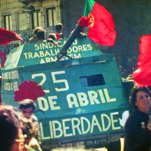 25_Abril_1983_Porto_by_Henrique_Matos_01.jpg