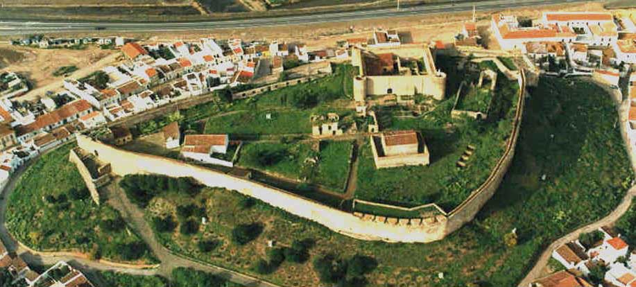 Castelo_Castro_Marim1.jpg