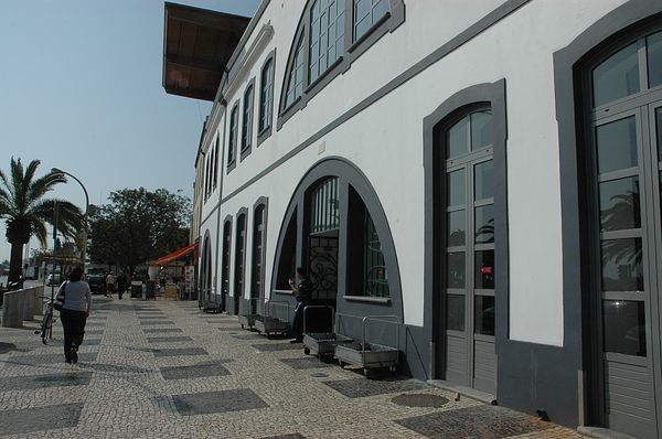 lagos_markthalle.jpg